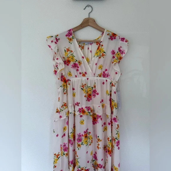 Emma & Michele Floral Maxi Dress - Picture 4 of 7